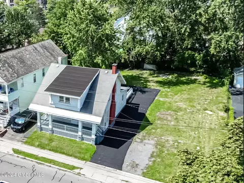 View/Area - 1747 Oneida St, Schenectady, NY 12308 photo 1 of 7