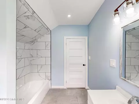 Bath - 1747 Oneida St, Schenectady, NY 12308 photo 4 of 5