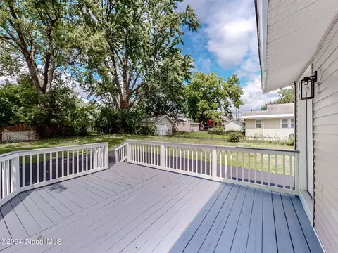 Exterior - 1747 Oneida St, Schenectady, NY 12308 photo 9 of 14