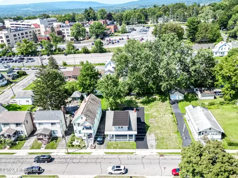 View/Area - 1747 Oneida St, Schenectady, NY 12308 photo 6 of 7