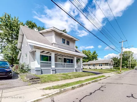 Exterior - 1747 Oneida St, Schenectady, NY 12308 photo 2 of 14