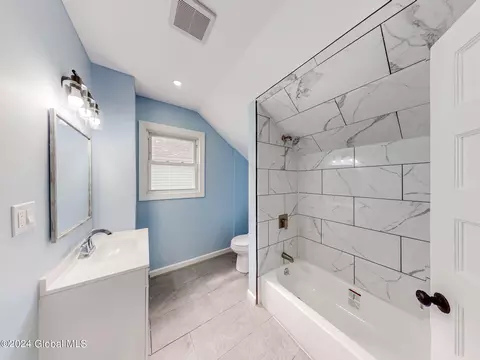 Bath - 1747 Oneida St, Schenectady, NY 12308 photo 3 of 5