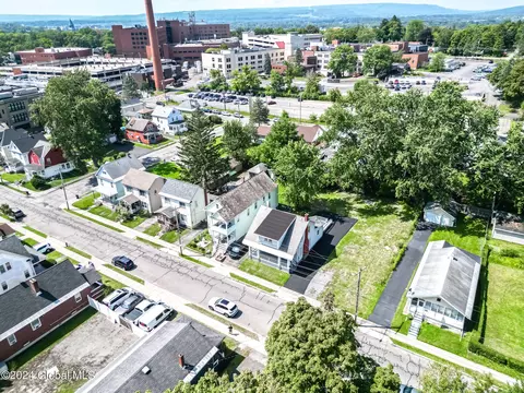 View/Area - 1747 Oneida St, Schenectady, NY 12308 photo 5 of 7