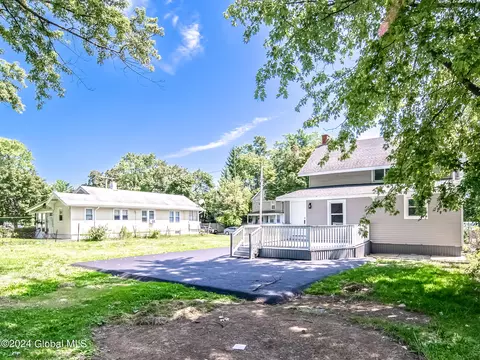 Exterior - 1747 Oneida St, Schenectady, NY 12308 photo 11 of 14