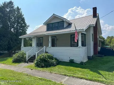 2615 Center Rd, Moriah, NY 12960