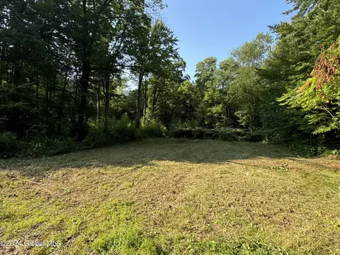 23-31 Sweet Rd, Moreau, NY 12831
