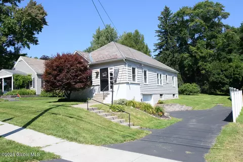 74 Hudson Ave, Delmar, NY 12054