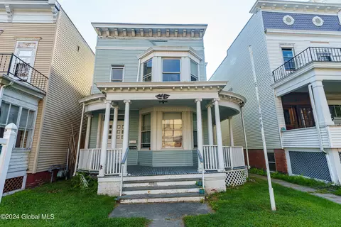 130 5th Ave, Troy, NY 12180