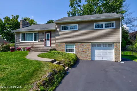 29 Glen Ter, Glenville, NY 12302