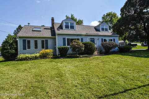 Exterior - 2 Hickory Ln, Troy, NY 12180 photo 14 of 15