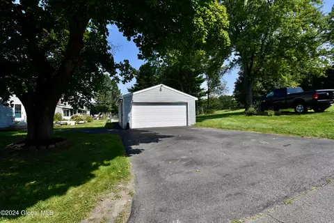 Exterior - 2 Hickory Ln, Troy, NY 12180 photo 15 of 15