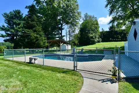 Exterior - 2 Hickory Ln, Troy, NY 12180 photo 8 of 15
