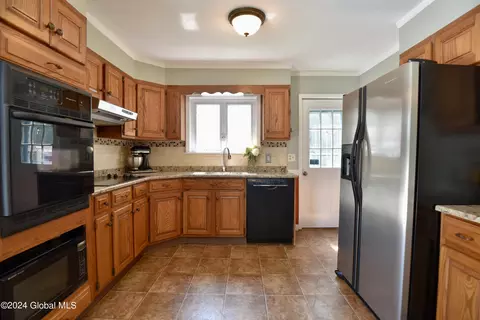 Kitchen - 2 Hickory Ln, Troy, NY 12180 photo 3 of 8