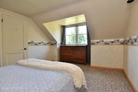 Bedroom - 2 Hickory Ln, Troy, NY 12180 photo 4 of 7