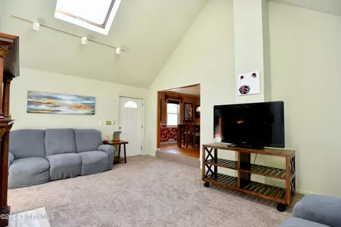 Living - 2 Hickory Ln, Troy, NY 12180 photo 2 of 7