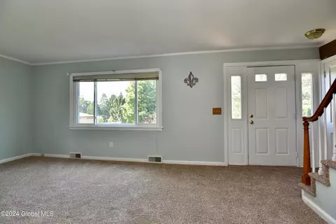 Living - 2 Hickory Ln, Troy, NY 12180 photo 5 of 7