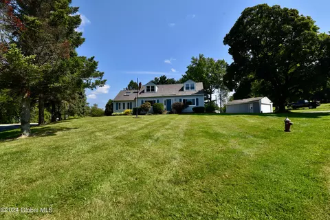 Exterior - 2 Hickory Ln, Troy, NY 12180 photo 13 of 15
