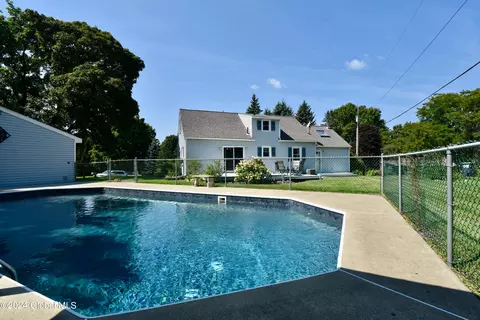 Exterior - 2 Hickory Ln, Troy, NY 12180 photo 9 of 15