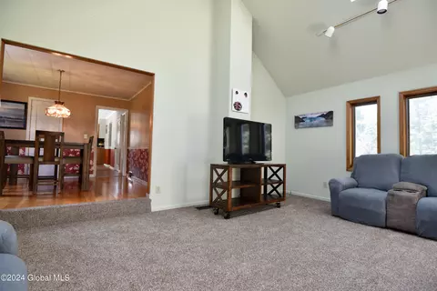Living - 2 Hickory Ln, Troy, NY 12180 photo 3 of 7