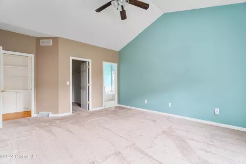 27 Hampton Cir, Mechanicville, NY 12118 photo 14