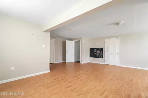 27 Hampton Cir, Mechanicville, NY 12118 photo 25