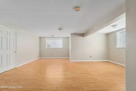 27 Hampton Cir, Mechanicville, NY 12118 photo 27
