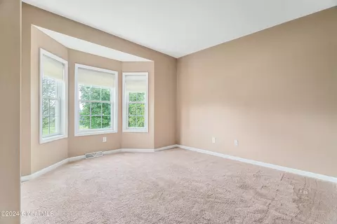 27 Hampton Cir, Mechanicville, NY 12118 photo 20