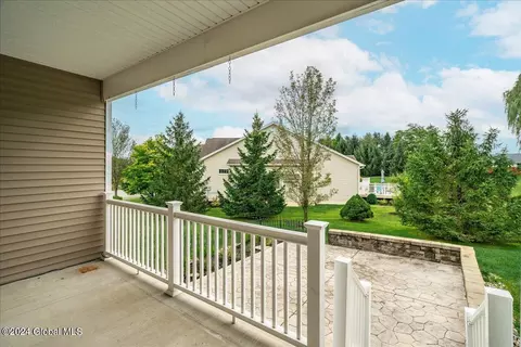 27 Hampton Cir, Mechanicville, NY 12118 photo 28