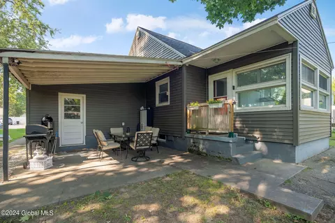328 Sullivan Rd, Schenectady, NY 12304 photo 24