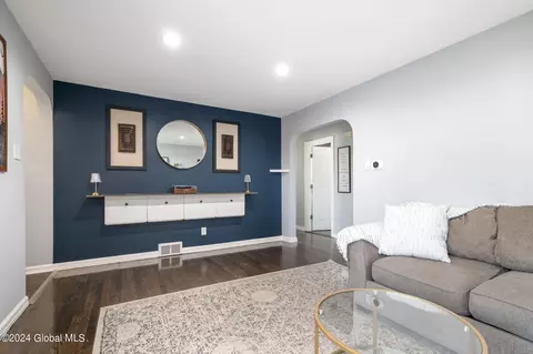 328 Sullivan Rd, Schenectady, NY 12304 photo 5