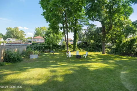328 Sullivan Rd, Schenectady, NY 12304 photo 25