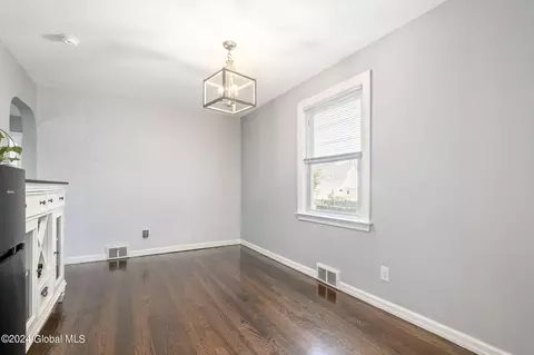 328 Sullivan Rd, Schenectady, NY 12304 photo 8