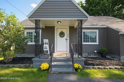 328 Sullivan Rd, Schenectady, NY 12304 photo 2