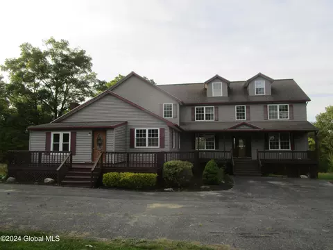 950 Township Rd, Altamont, NY 12009
