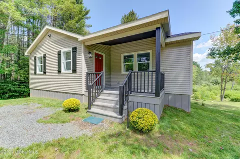 266 Kunz Rd, Broadalbin, NY 12025