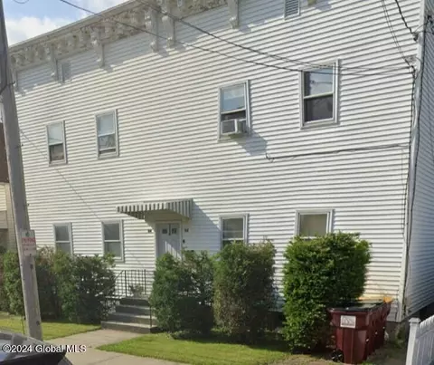 52-54 Pine St, Rensselaer, NY 12144