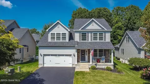 48 Sycamore St, Ballston Lake, NY 12019
