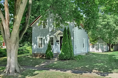 3 Fairview St, South Glens Falls, NY 12803