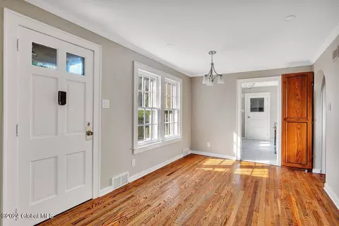359 Ferris Rd, Schenectady, NY 12304 photo 6