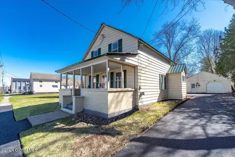 4 Allen St, Hudson Falls, NY 12839