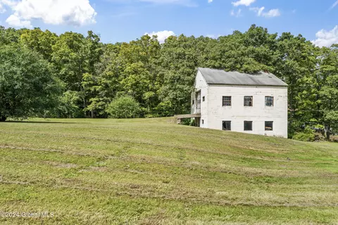 Exterior - 235 Bolt Rd, Glenville, NY 12302 photo 6 of 8