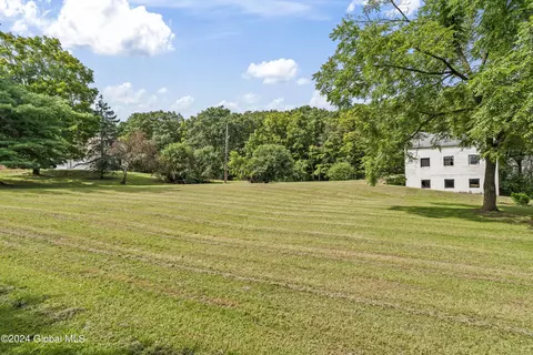 Exterior - 235 Bolt Rd, Glenville, NY 12302 photo 7 of 8