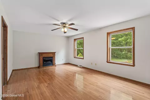 Living - 235 Bolt Rd, Glenville, NY 12302 photo 5 of 5