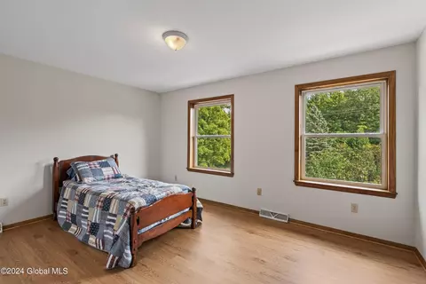 Bedroom - 235 Bolt Rd, Glenville, NY 12302 photo 4 of 5