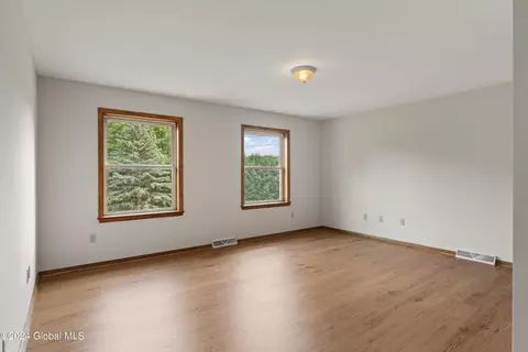 Bedroom - 235 Bolt Rd, Glenville, NY 12302 photo 3 of 5