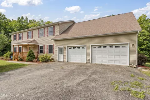 235 Bolt Rd, Glenville, NY 12302