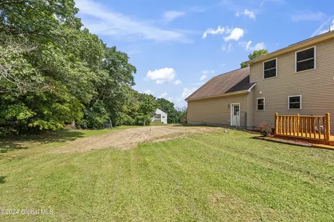 Exterior - 235 Bolt Rd, Glenville, NY 12302 photo 4 of 8