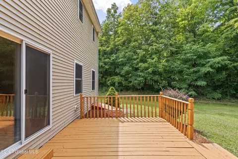 Exterior - 235 Bolt Rd, Glenville, NY 12302 photo 2 of 8