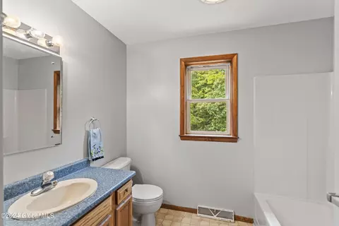 Bath - 235 Bolt Rd, Glenville, NY 12302 photo 3 of 3