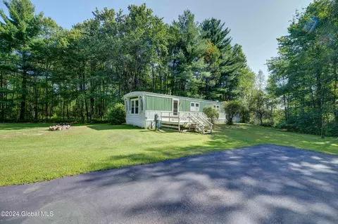 165 Hoesville Rd, Broadalbin, NY 12025